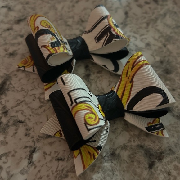 •Shoe Clips - Picture 2 of 7